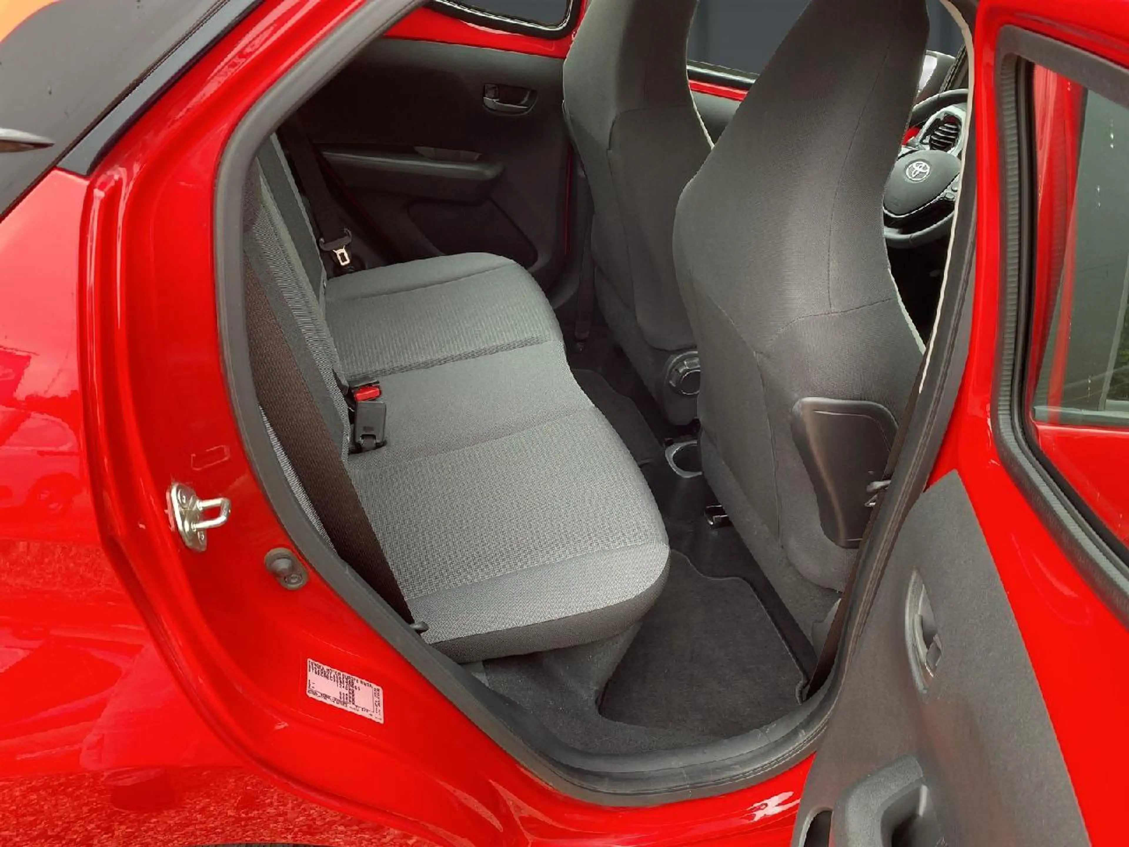 Toyota Aygo x-cite — photo 7