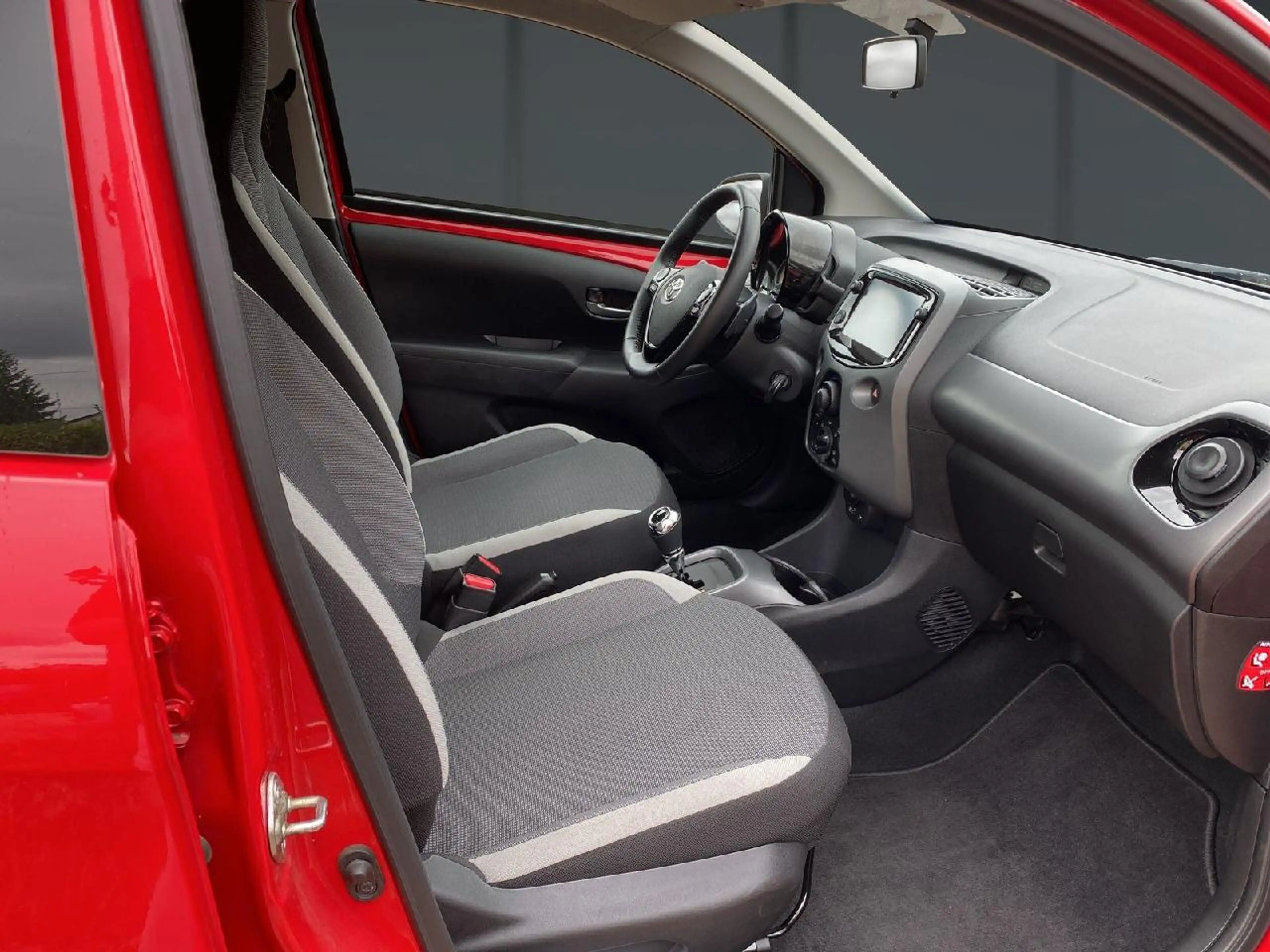 Toyota Aygo x-cite — photo 6