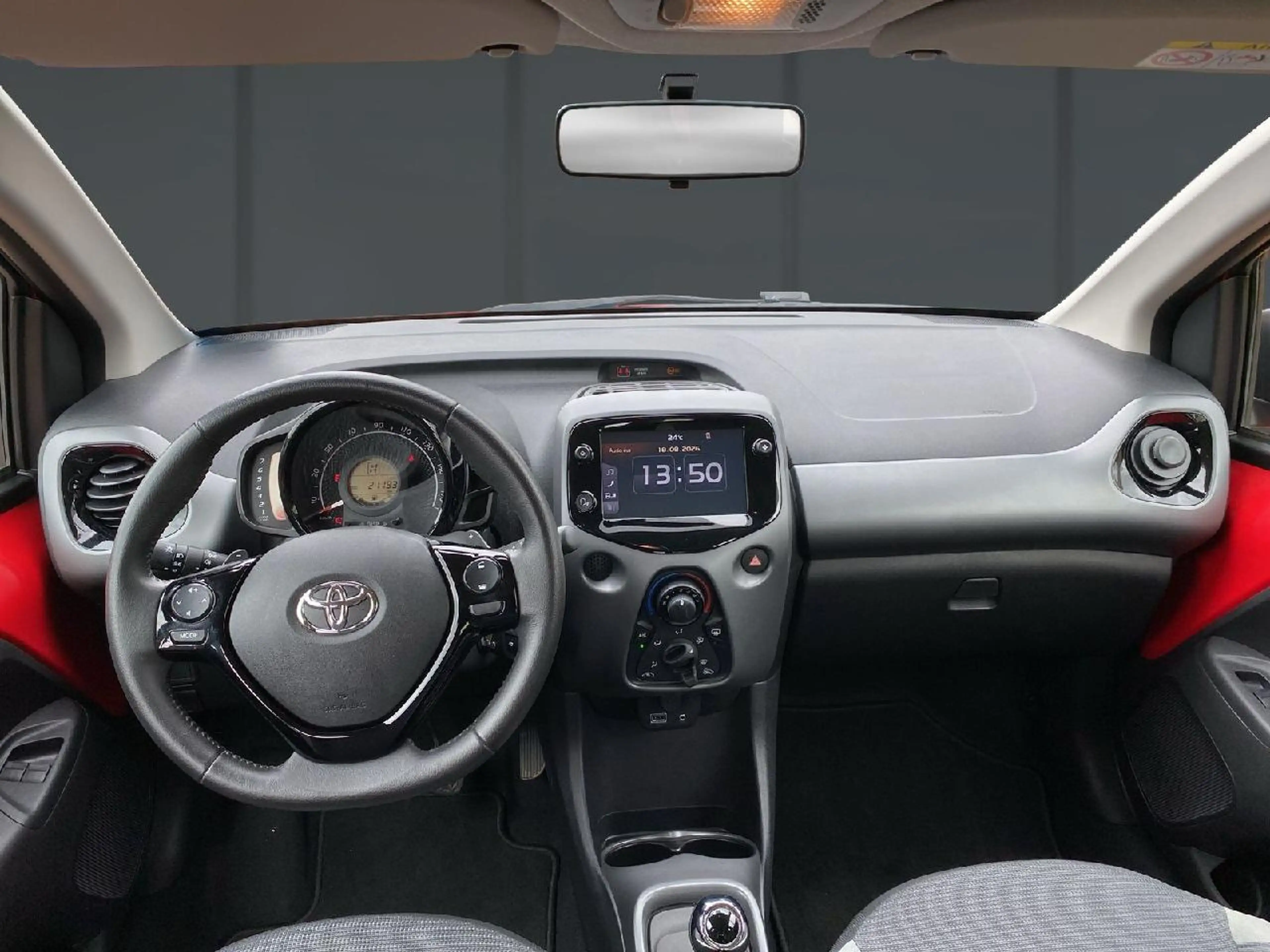 Toyota Aygo x-cite — photo 8