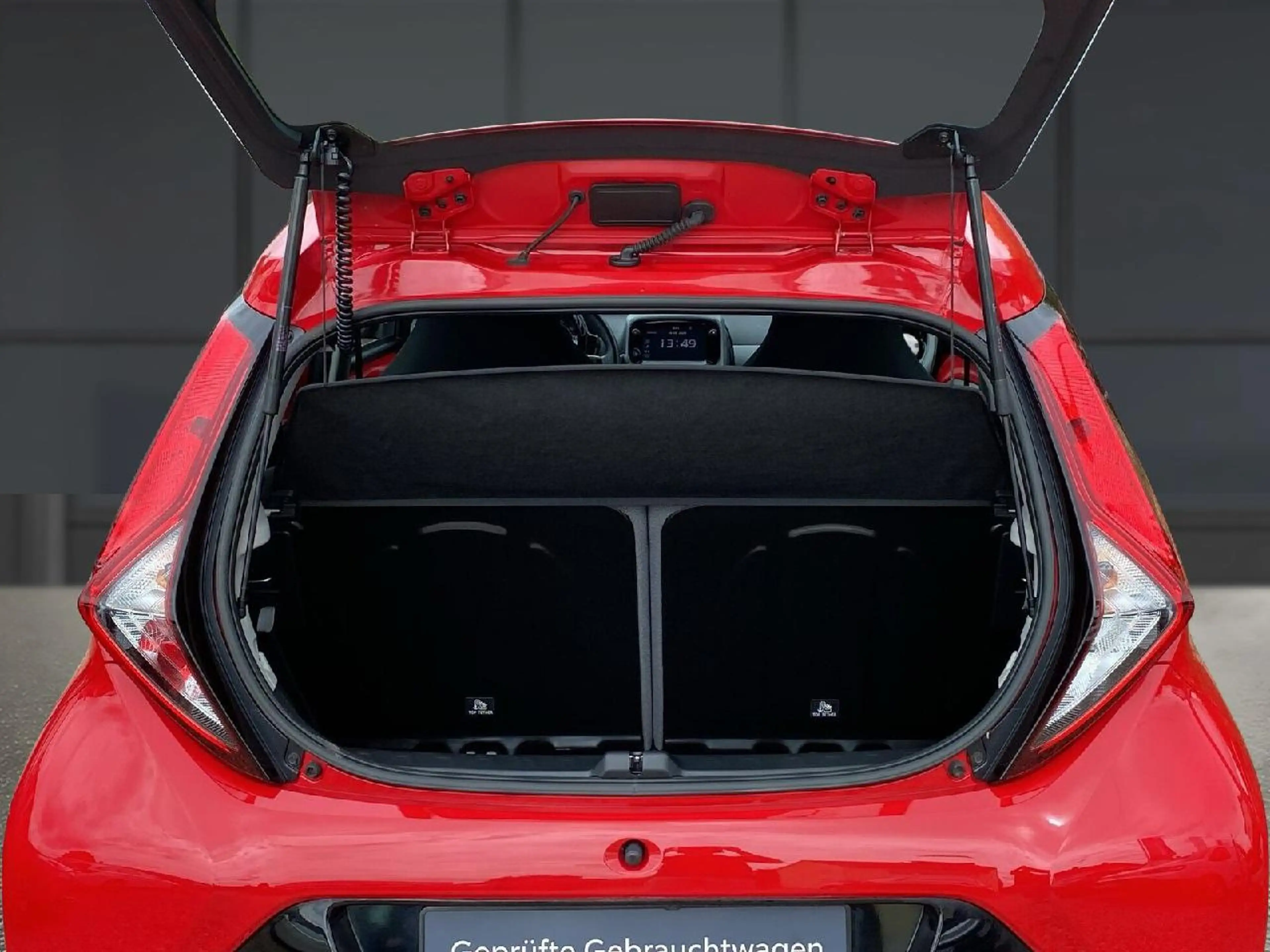 Toyota Aygo x-cite — photo 10