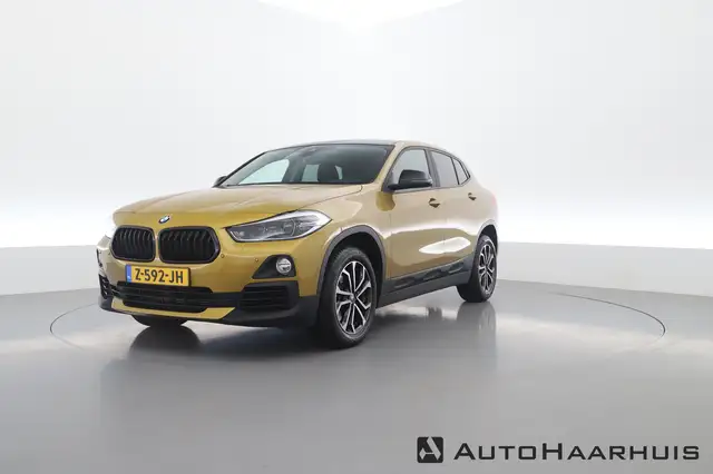 BMW X2 sDrive20i | Navi | Stoelverw. | Elek. Achterklep |