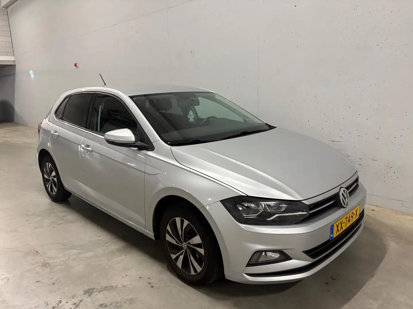 Volkswagen Polo 1.0 TSI Comfortline 5drs. N.a.v. Airco ACC Grijs - 2
