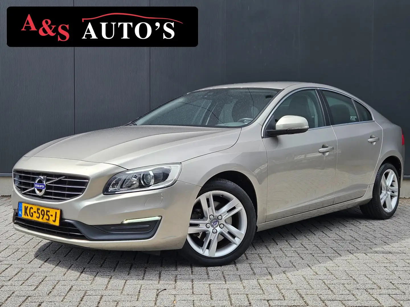 Volvo S60 1.5 T2 Kinetic Automaat Nap Navigatie Parkeersenso Grijs - 1