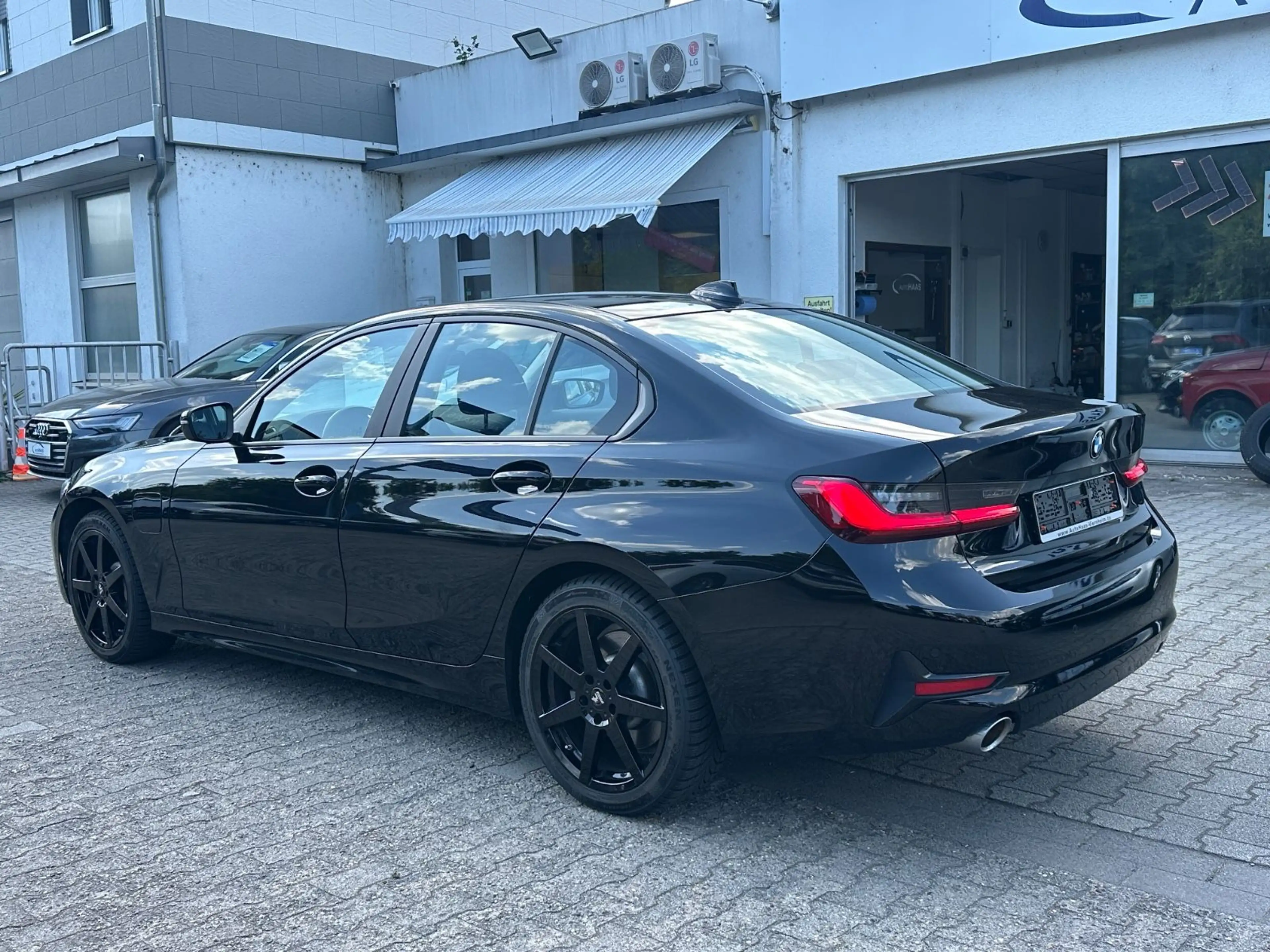 BMW 330 e Advantage Automatik *PDC*Klima*Sitzheizung — photo 3
