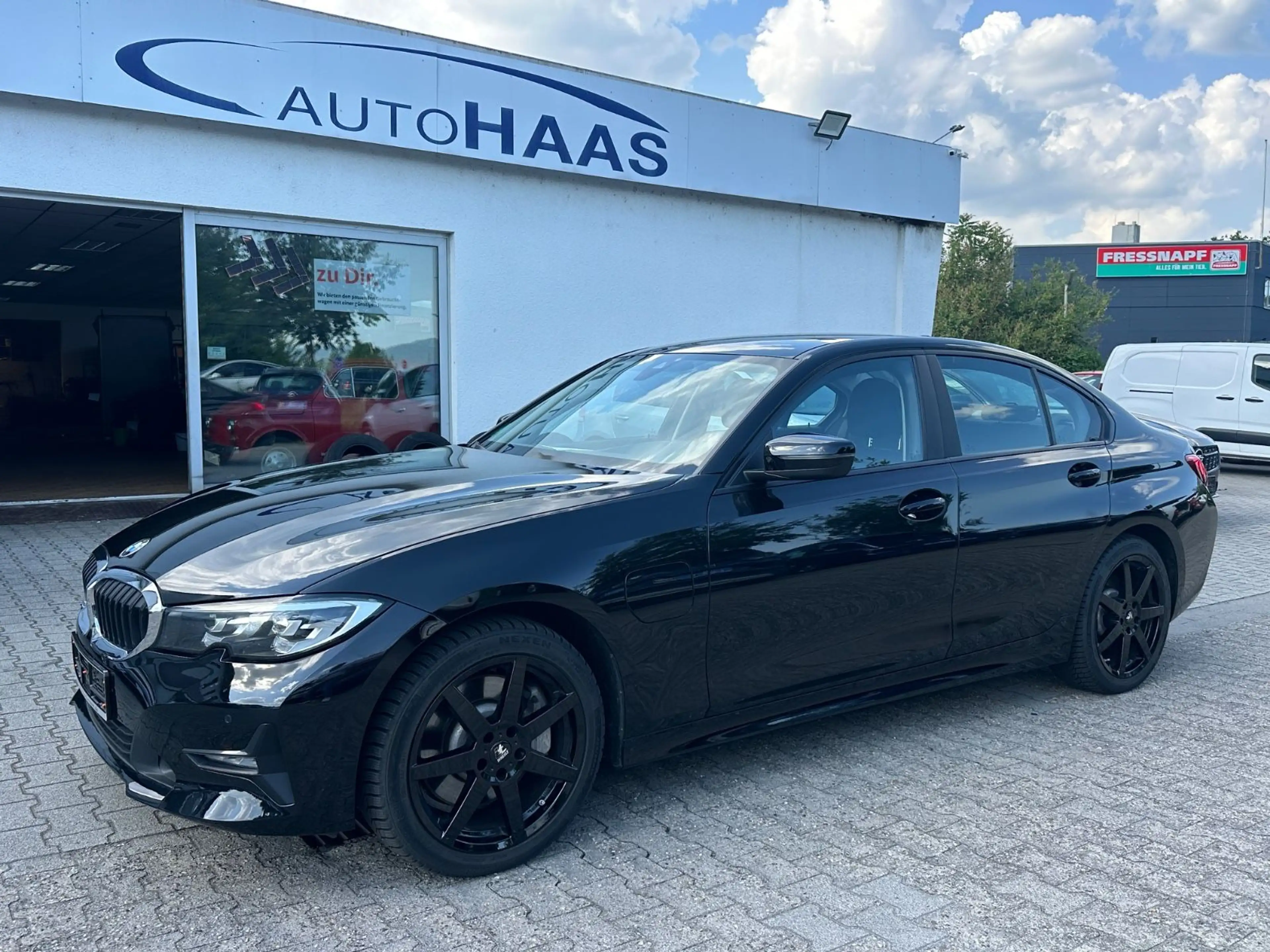 BMW 330 e Advantage Automatik *PDC*Klima*Sitzheizung