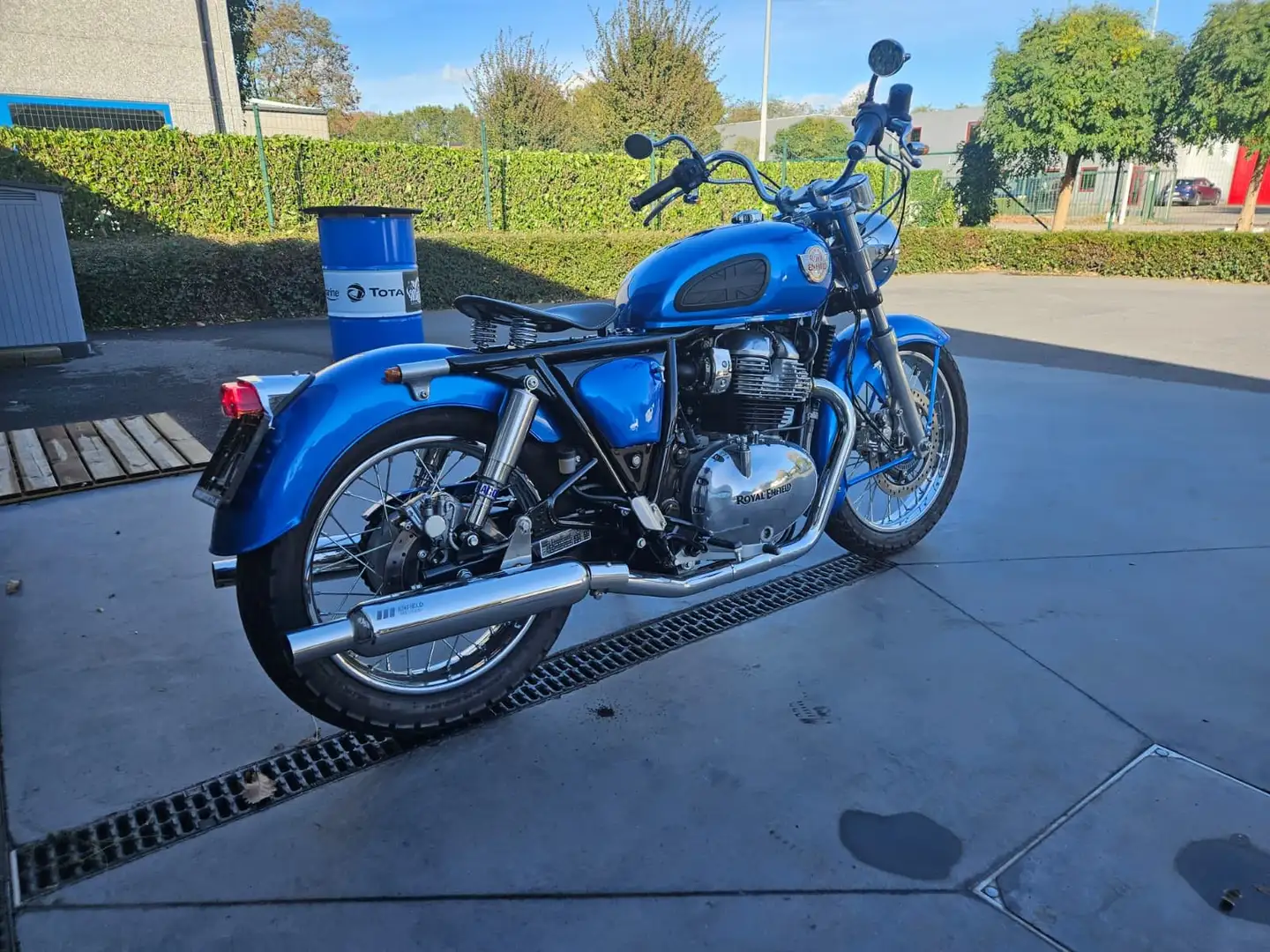 Royal Enfield Interceptor Custom Bleu - 2