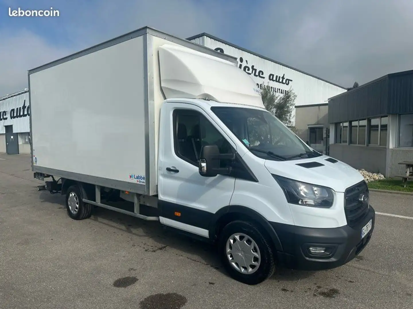 Ford Transit 24990 ht caisse 20m3 hayon 2022 - 1