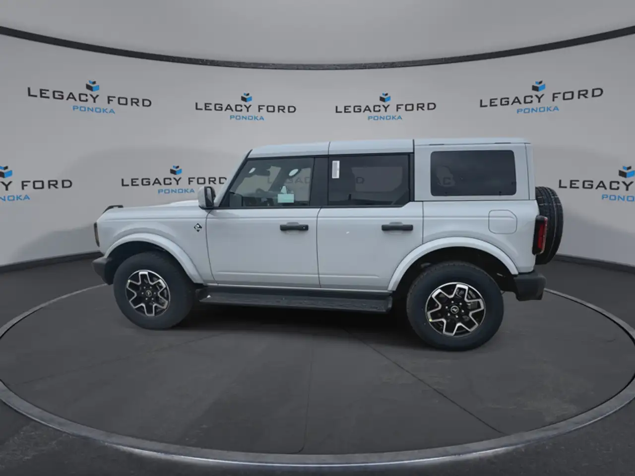Ford Bronco снимка Ford Bronco