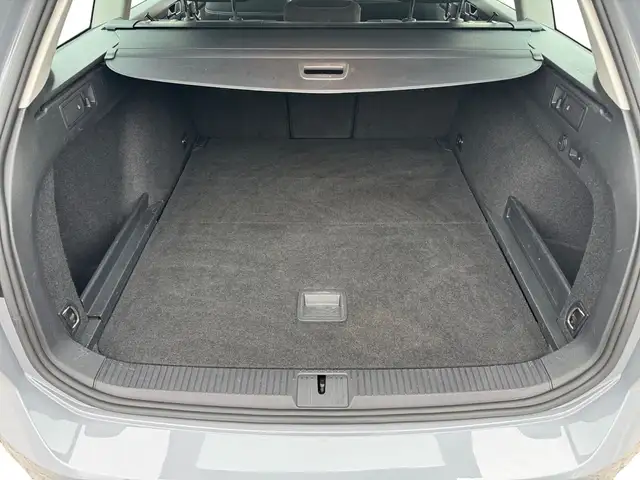 Volkswagen Passat view 14