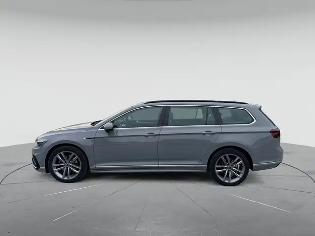 Volkswagen Passat view 6