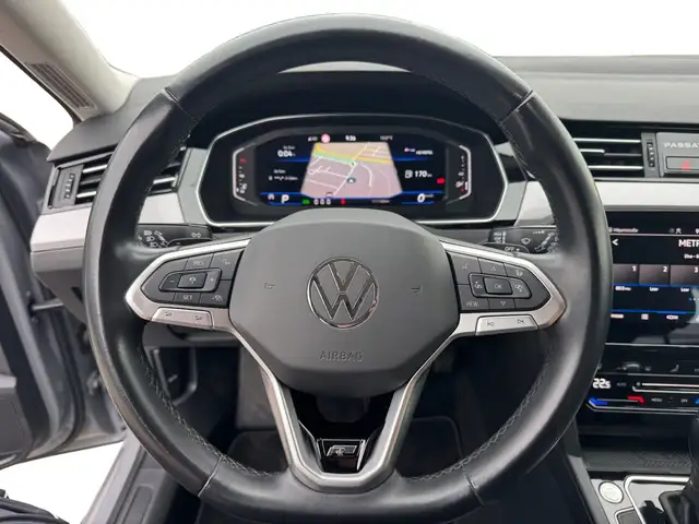 Volkswagen Passat view 13