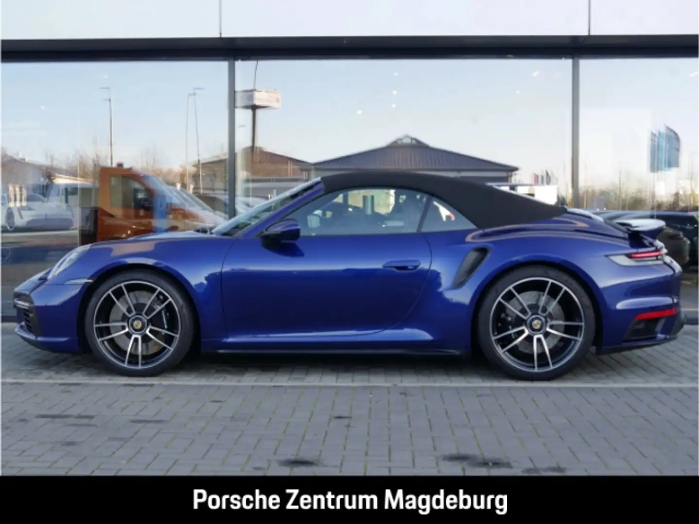 Porsche 992 (911) Turbo Cabriolet *LIFT*INNO*MATRIX* Blau - 2