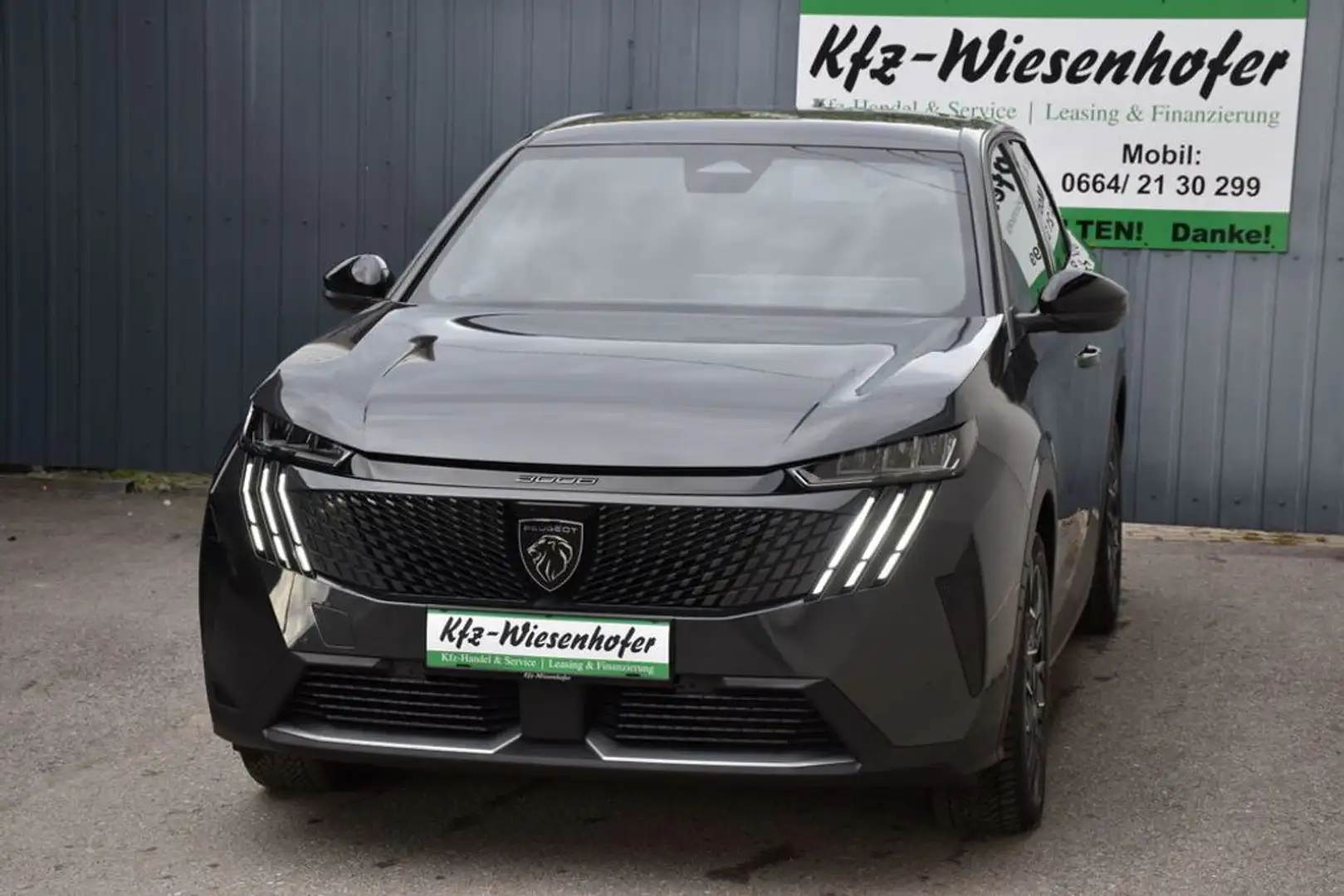 Peugeot 3008 Hybrid 136 Allure Automatik / Service NEU / Grau - 2