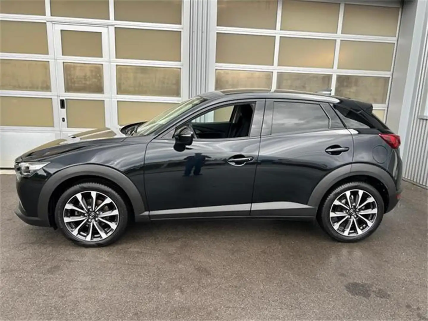 Mazda CX-3 G121 Takumi mit Navigation Schwarz - 2
