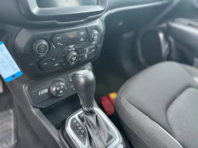 Jeep Renegade view 20
