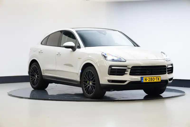 PORSCHE Cayenne Coupe