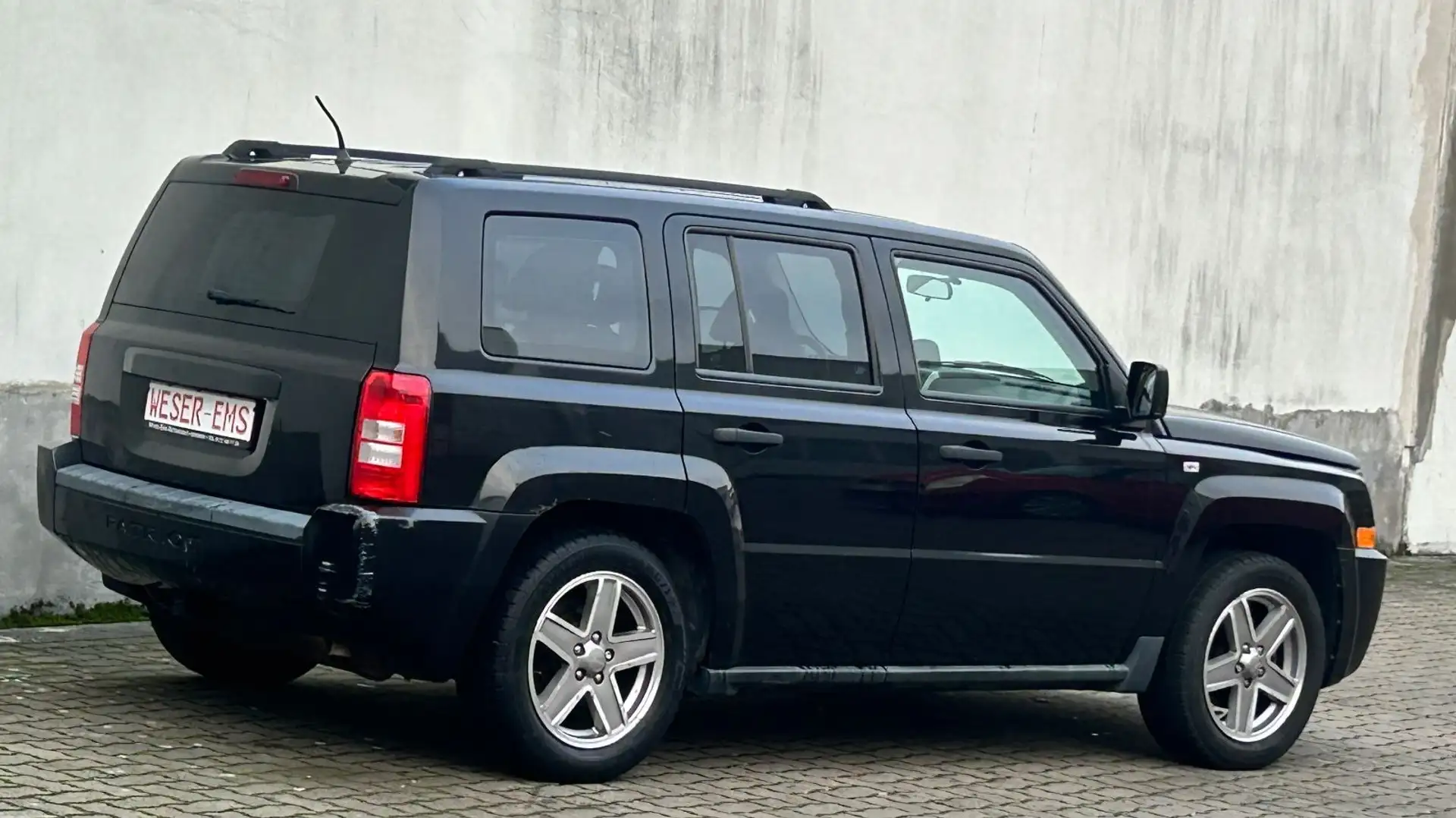 Jeep Patriot Jeep Patriot Sport 2.4 4x4 Klima SHZ ZV AHK Alu Negro - 2