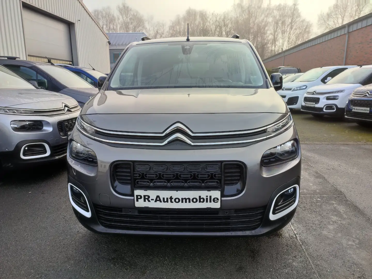 Citroen Berlingo XL 7-Sitzer 130 EAT8 SHINE Navi+Cam Grau - 2