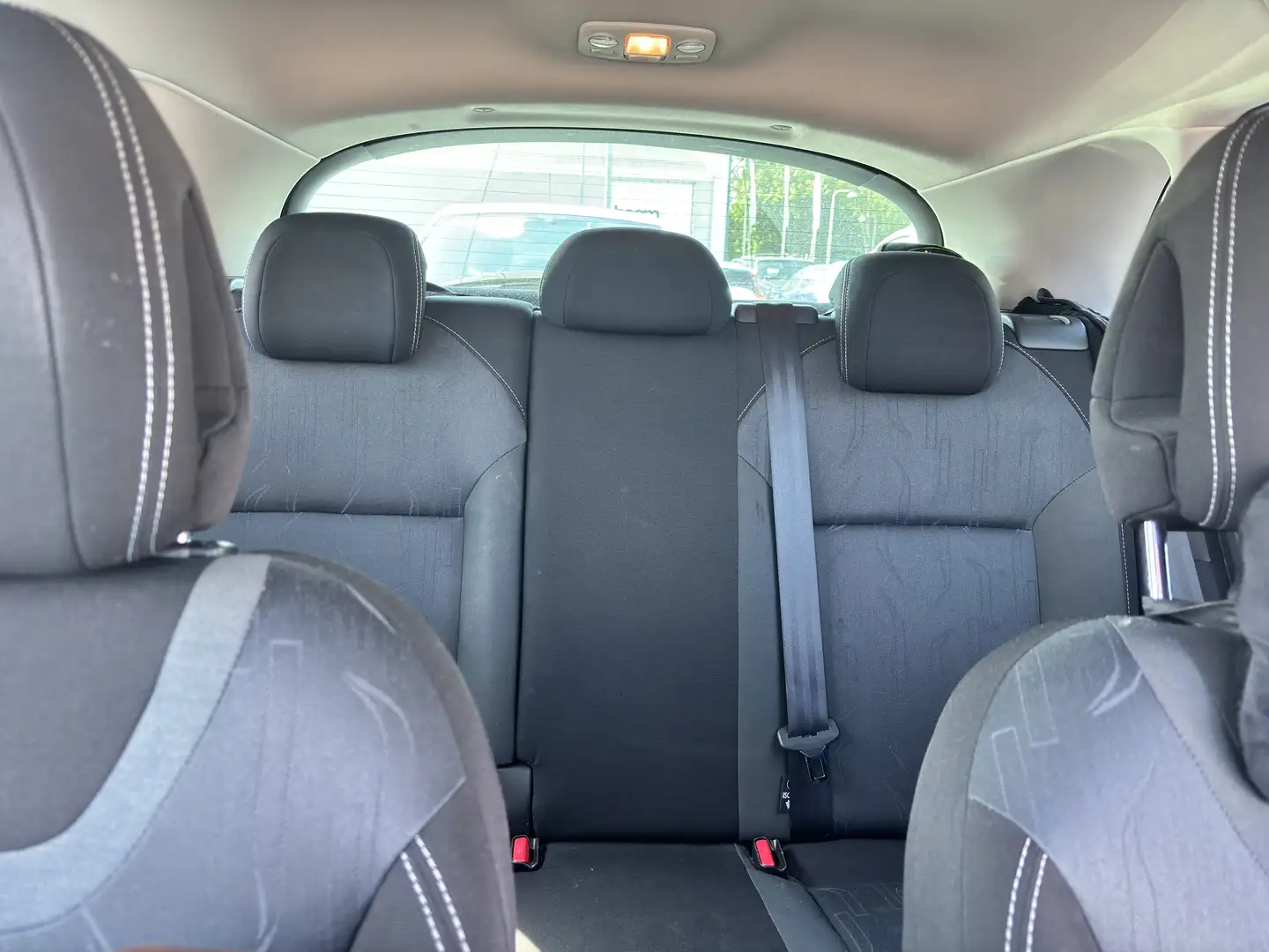Citroen C4 1.6 VTi Berline Rood - 2
