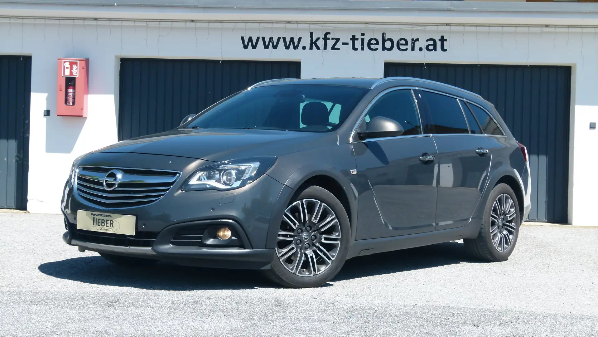 Opel Insignia Country Tourer 2,0 CDTI Allrad Aut. *AHK* Grey - 1