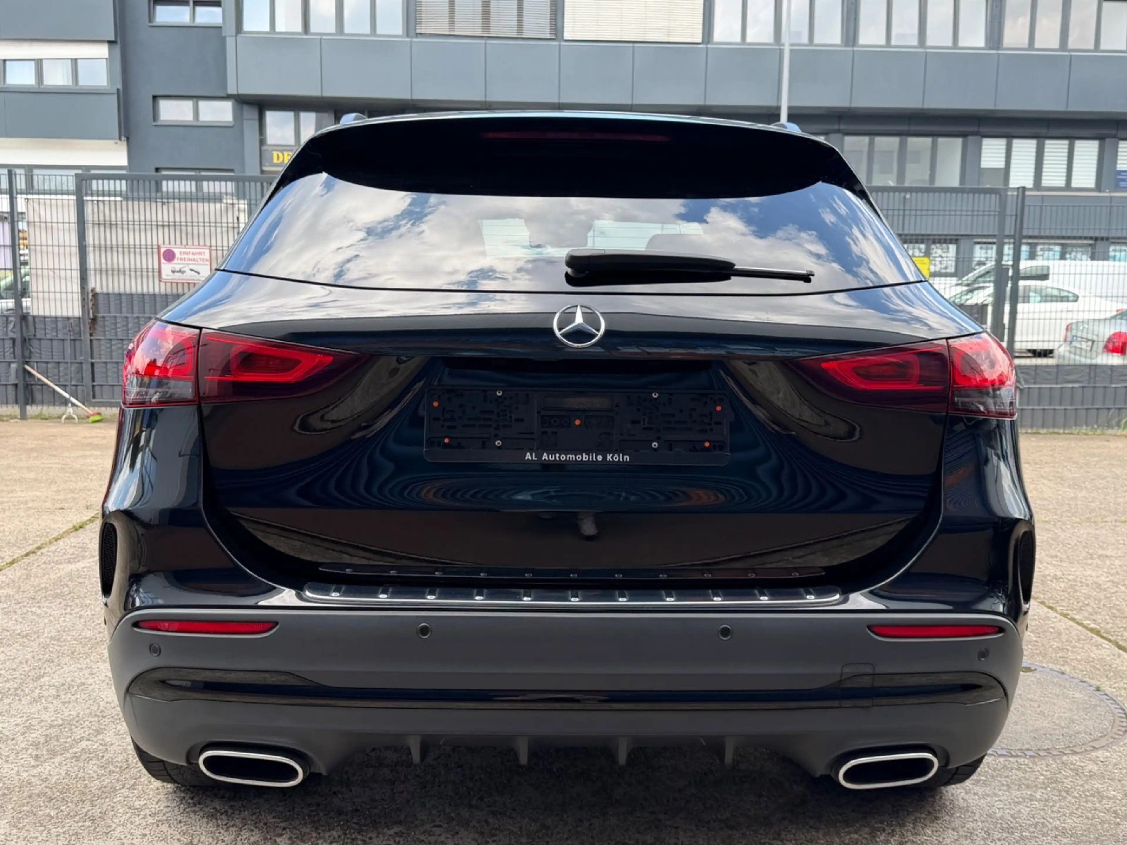 Mercedes-Benz GLA 180 d AMG /Widescreen/Ambiente/Night/1 Hand — photo 6