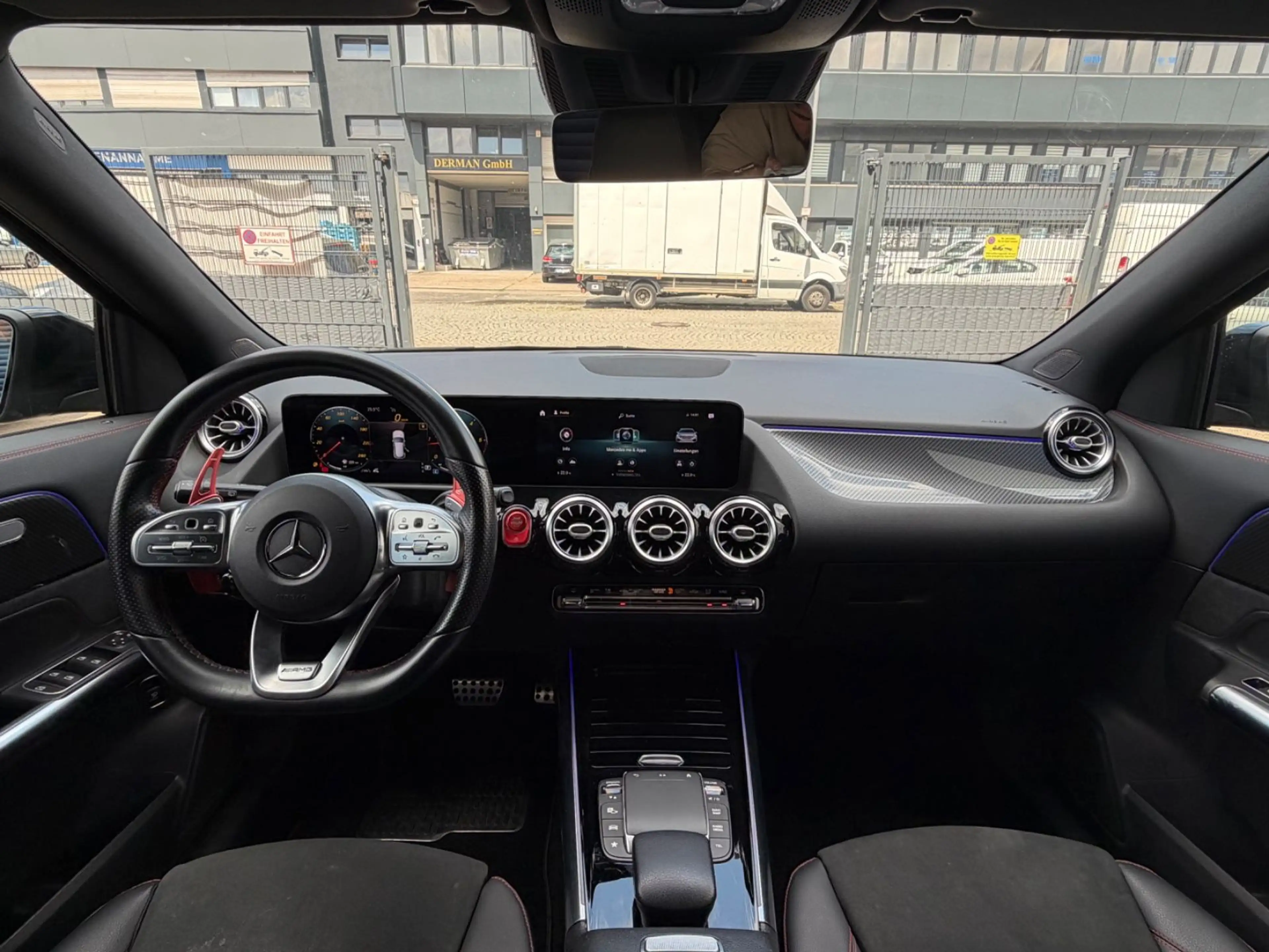 Mercedes-Benz GLA 180 d AMG /Widescreen/Ambiente/Night/1 Hand — photo 15