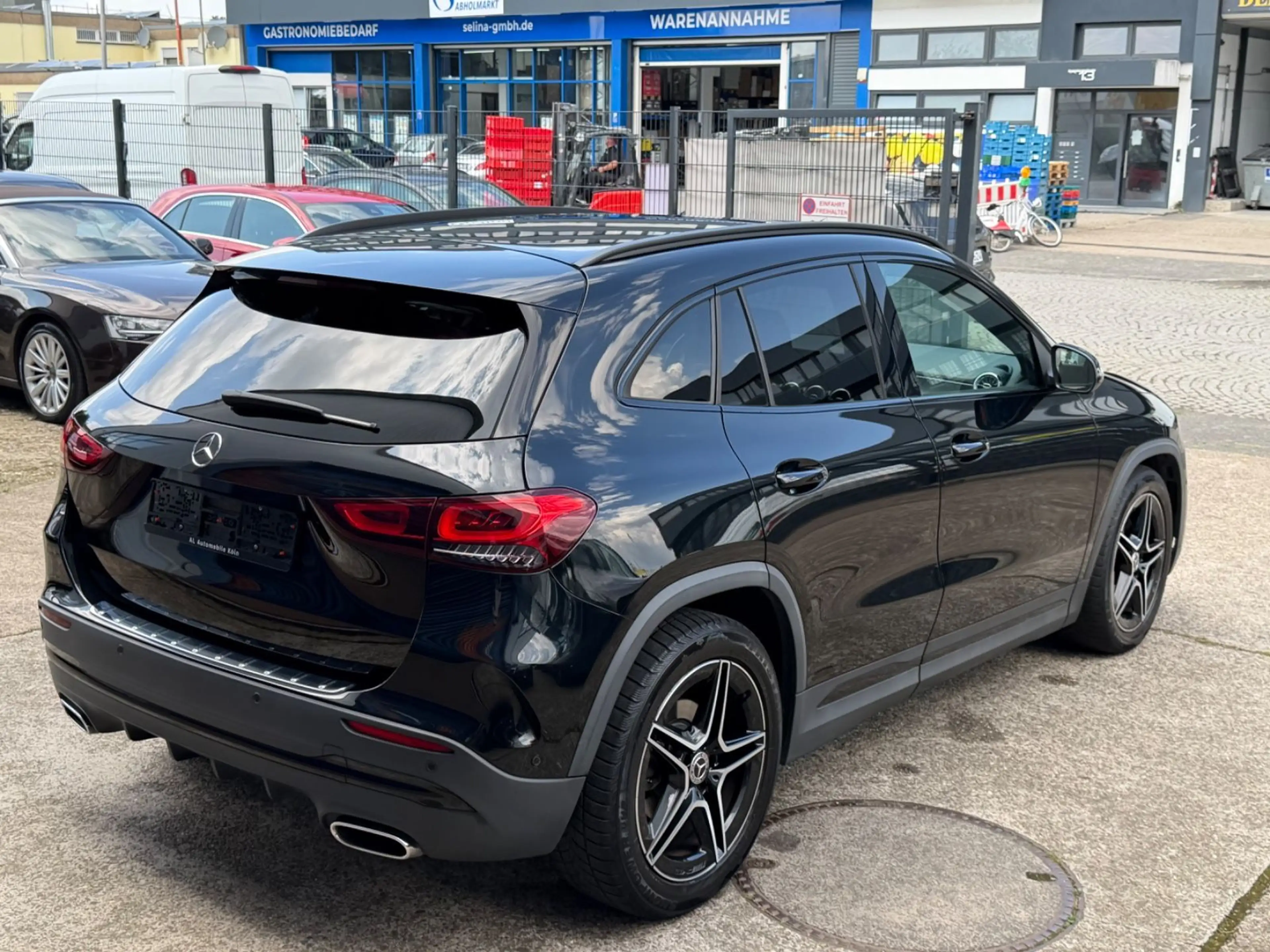 Mercedes-Benz GLA 180 d AMG /Widescreen/Ambiente/Night/1 Hand — photo 7