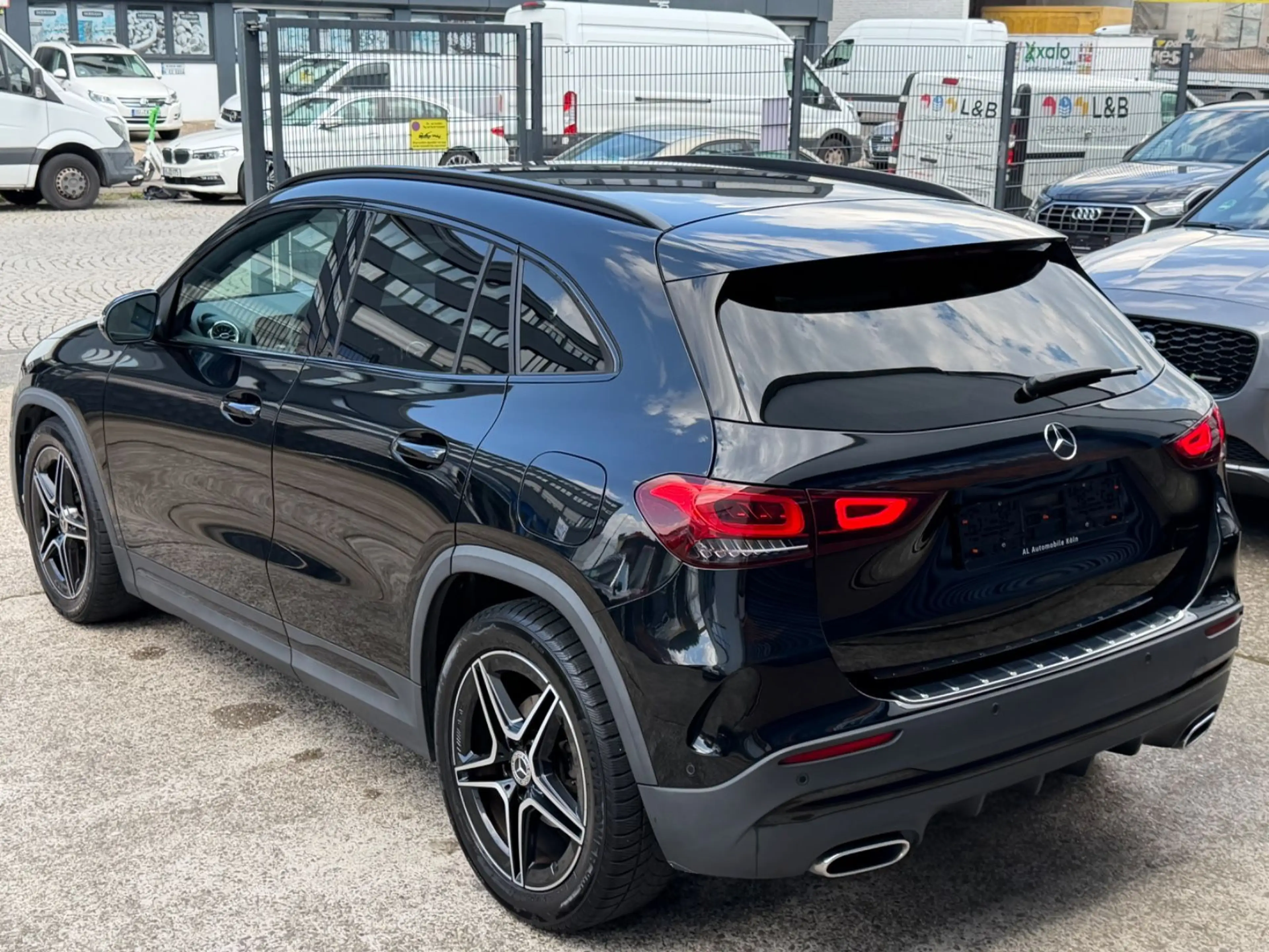 Mercedes-Benz GLA 180 d AMG /Widescreen/Ambiente/Night/1 Hand — photo 5