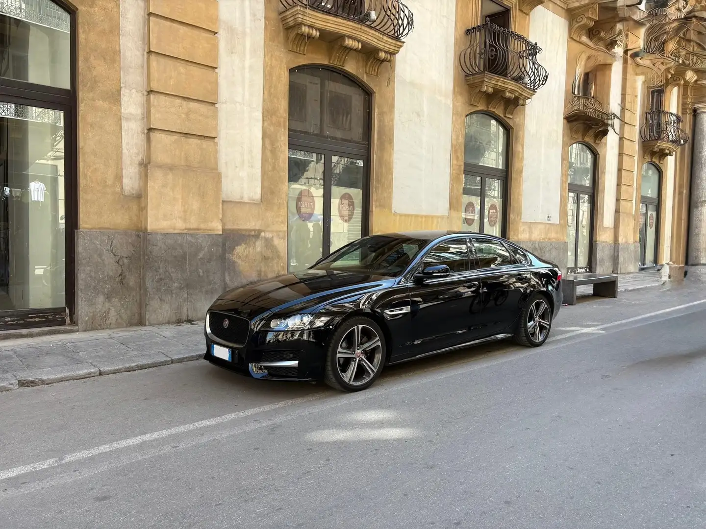 Jaguar XF XF 2.0d R-Sport 180cv auto Nero - 2