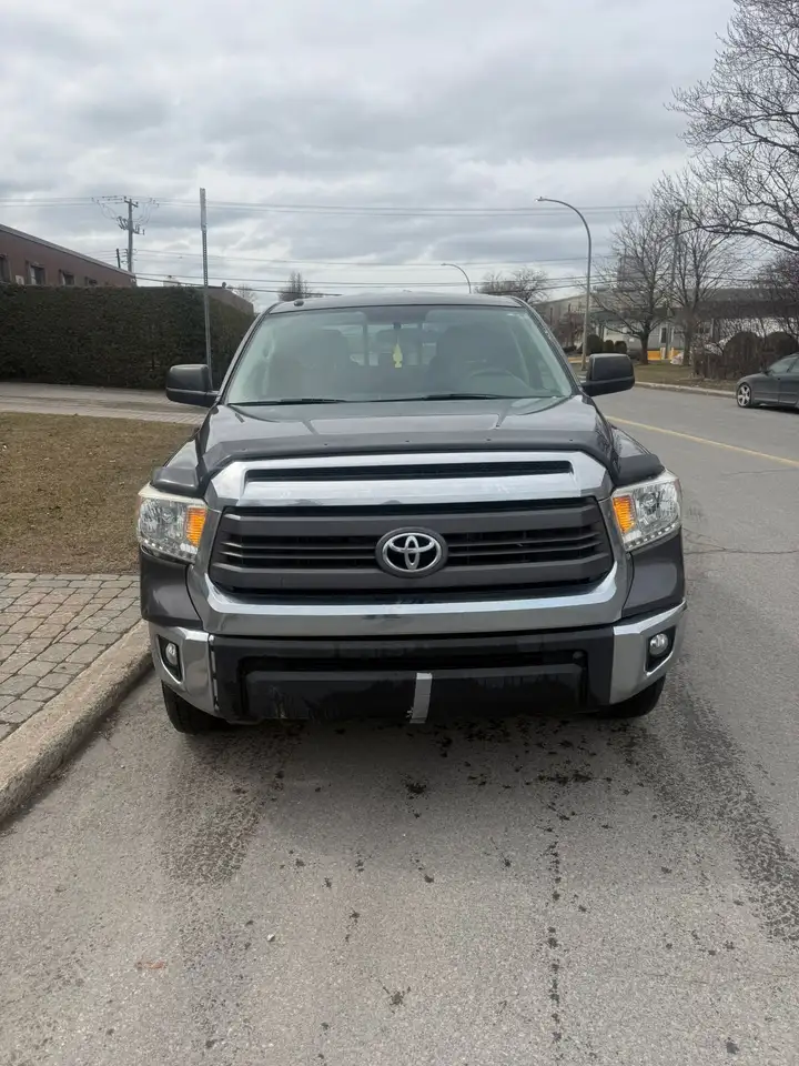 Toyota Tundra снимка Toyota Tundra