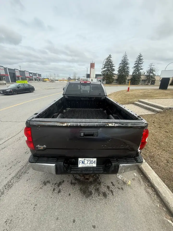 Toyota Tundra снимка Toyota Tundra
