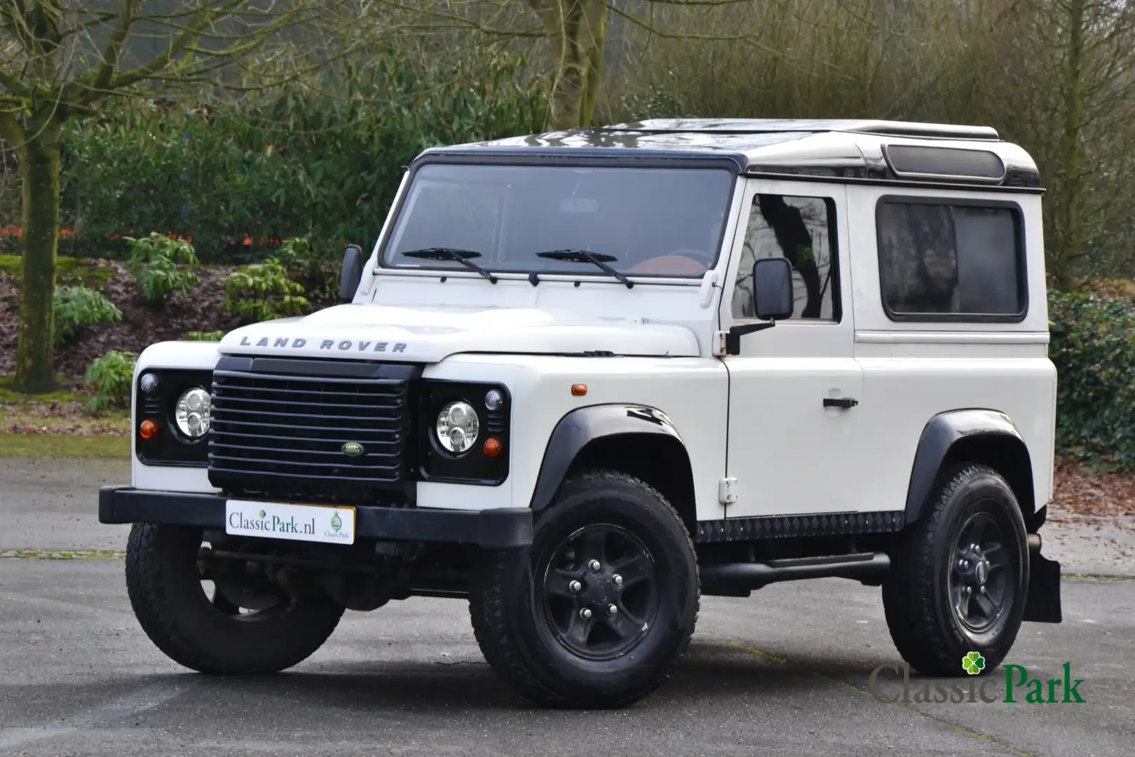 Land Rover Defender 90 2.4 TD Wit - 1
