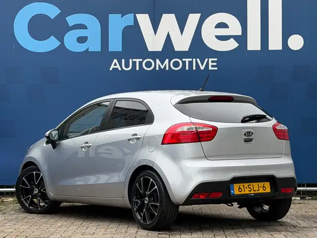 Kia Rio view 5