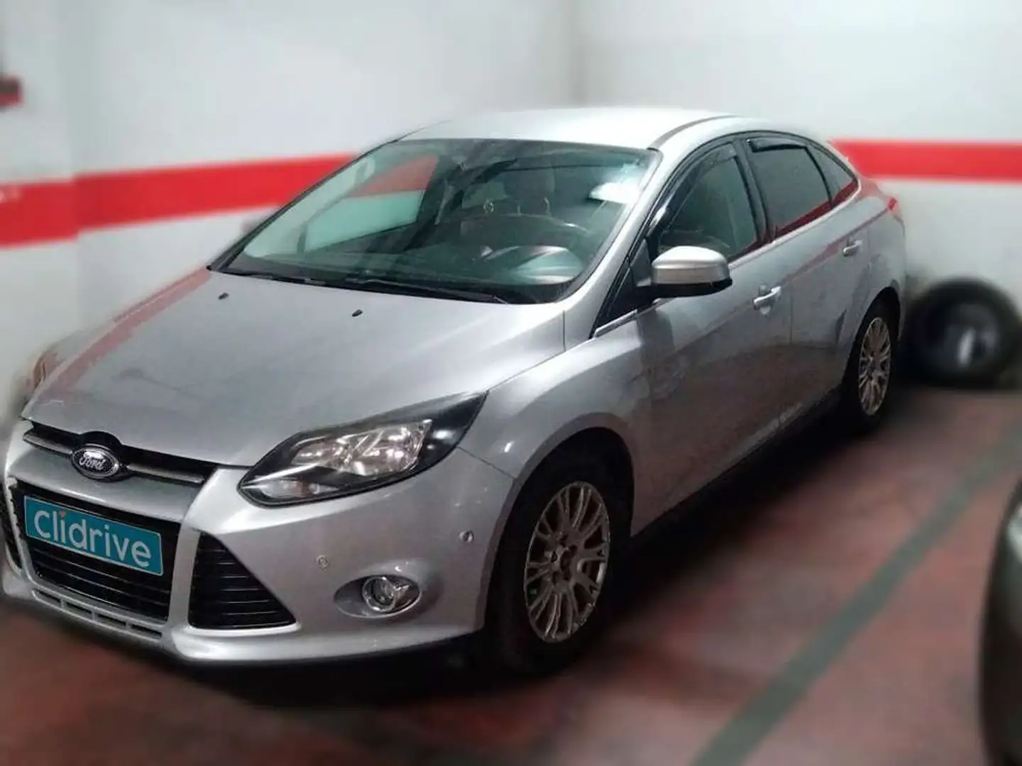 Ford Focus 1.8TDCi Titanium Gris - 2