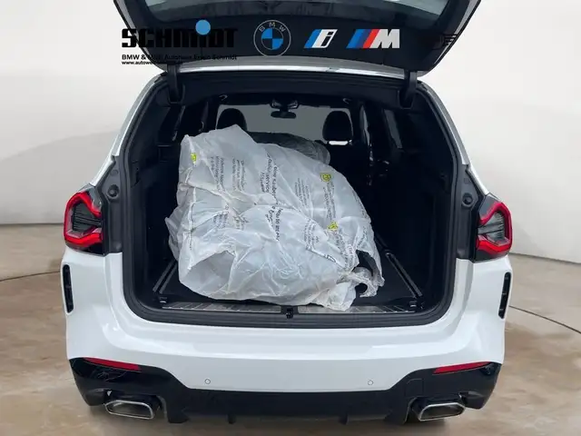BMW X3 view 5