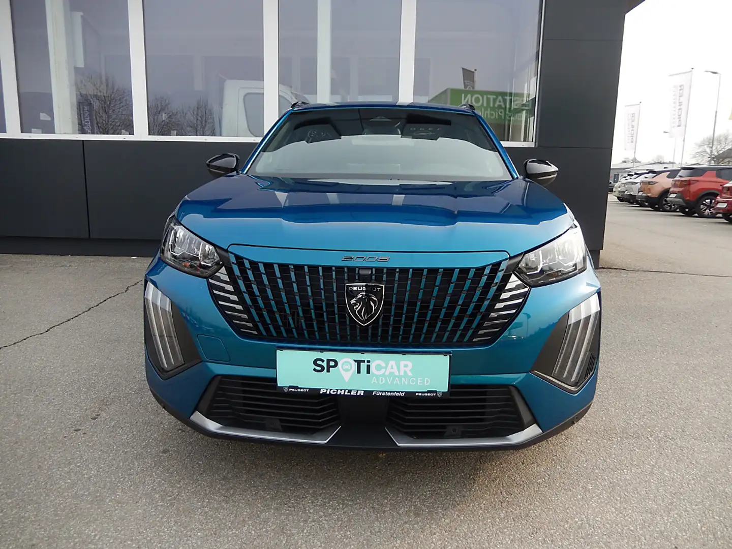 Peugeot 2008 1,2 PureTech 100 S&S Allure 6-Gang-Manuell Blau - 2