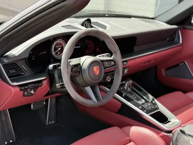 Porsche 911 view 13