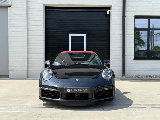 Porsche 911 view 5