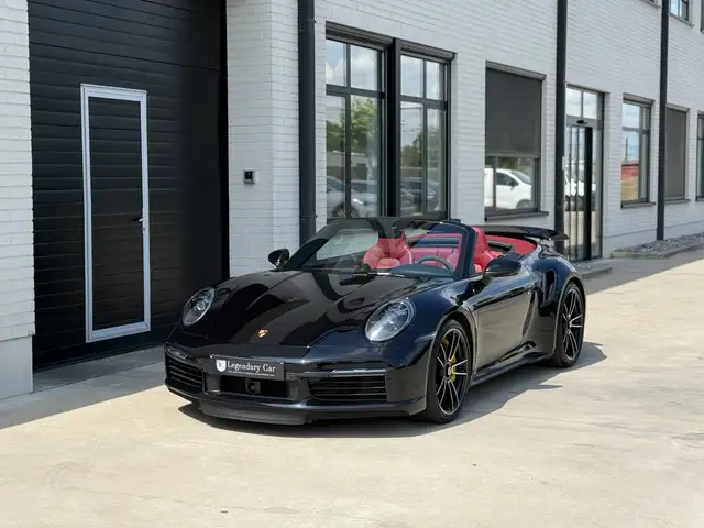 Porsche 911 view 6