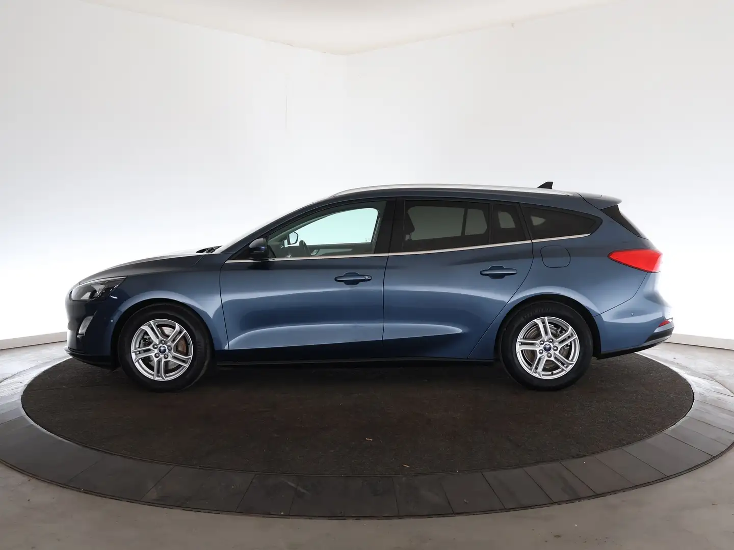 Ford Focus Wagon 1.0 EcoBoost Hybrid Trend Edition Business | Blau - 2