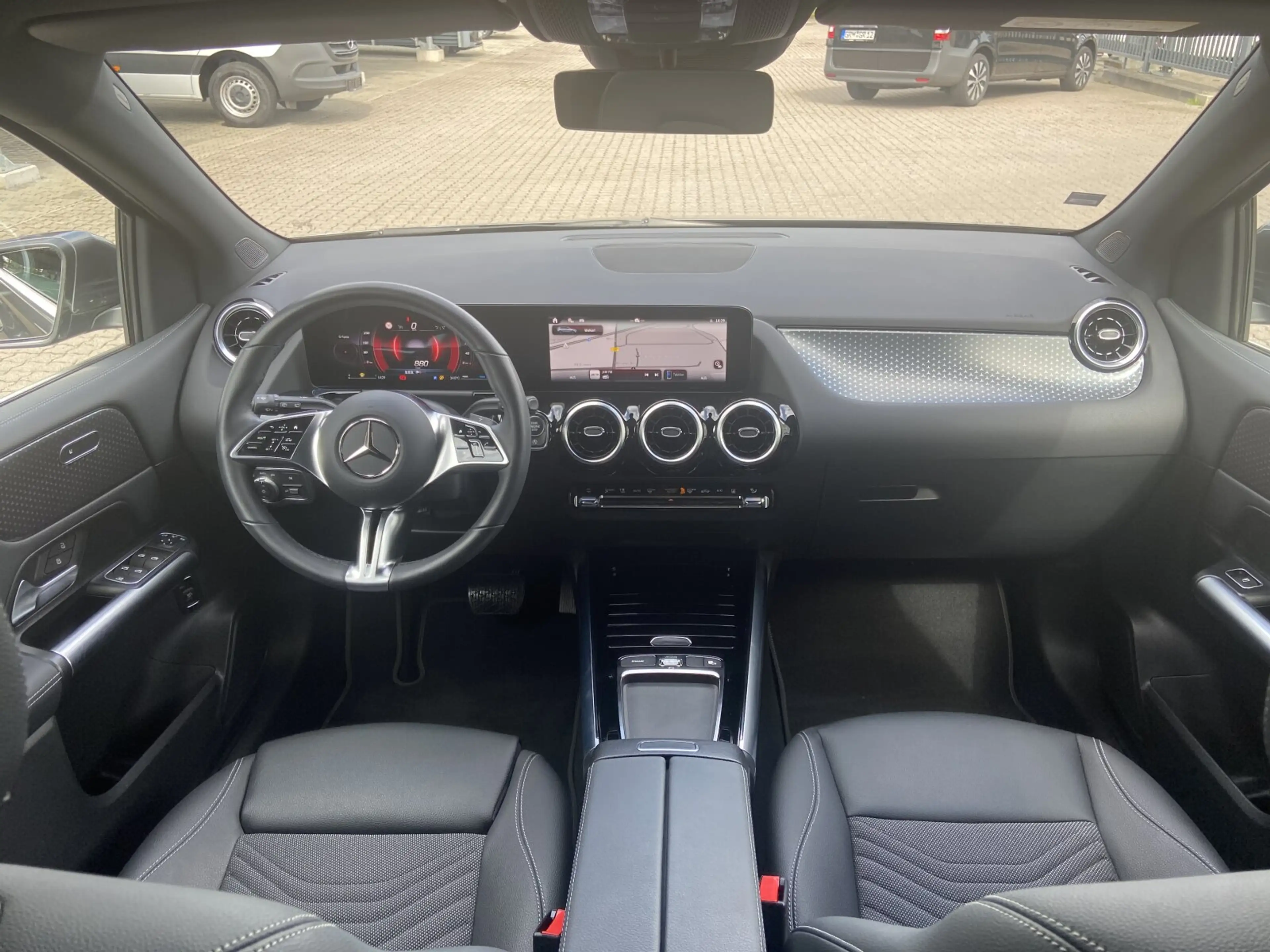 Mercedes-Benz B 180 B 180 Progressive+Advanced+Standheizung+CarPlay+ — photo 11