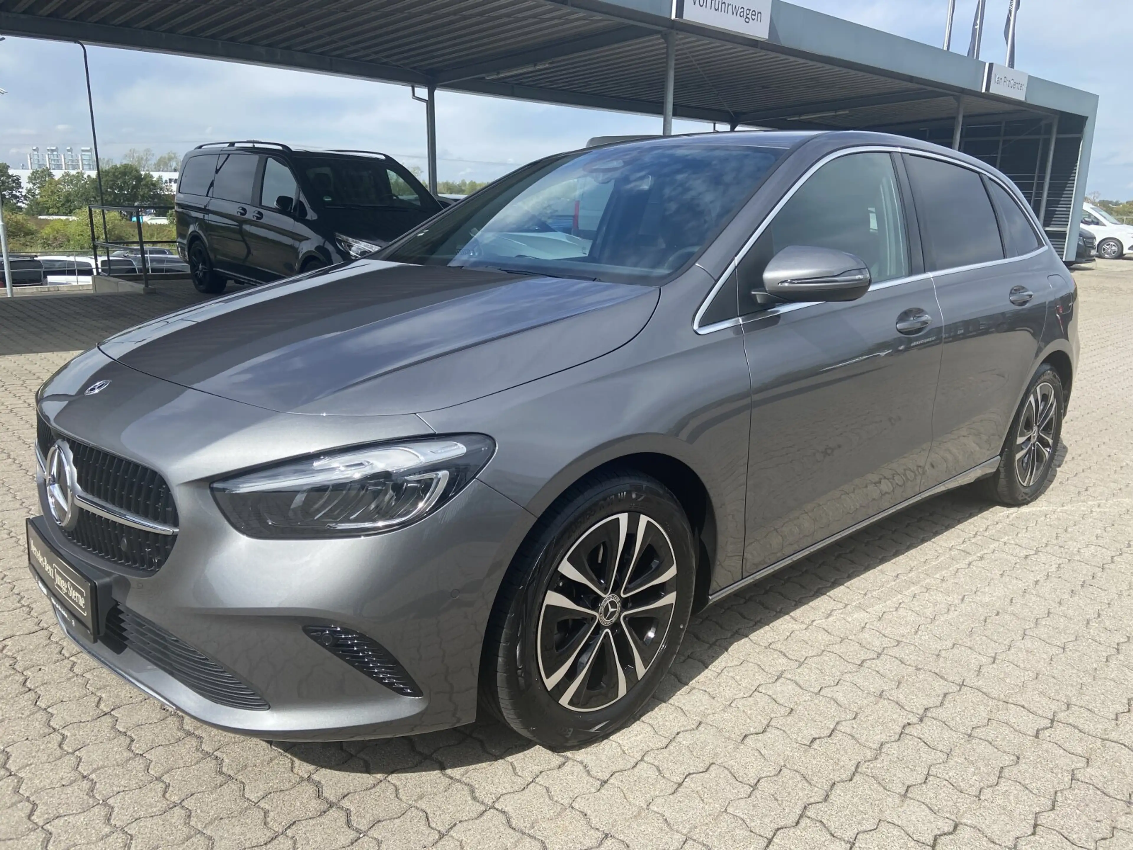 Mercedes-Benz B 180 B 180 Progressive+Advanced+Standheizung+CarPlay+ — photo 2