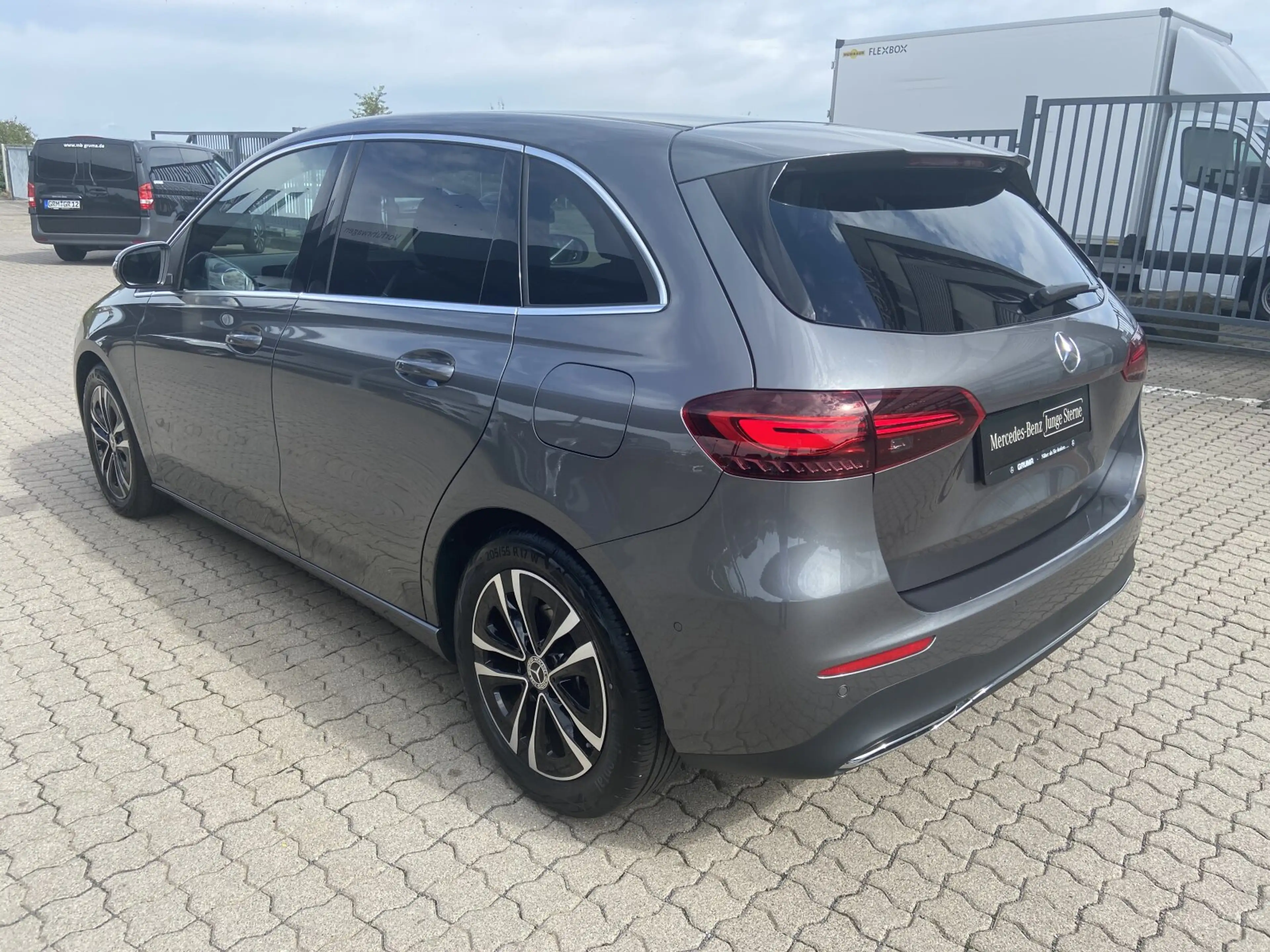 Mercedes-Benz B 180 B 180 Progressive+Advanced+Standheizung+CarPlay+ — photo 8