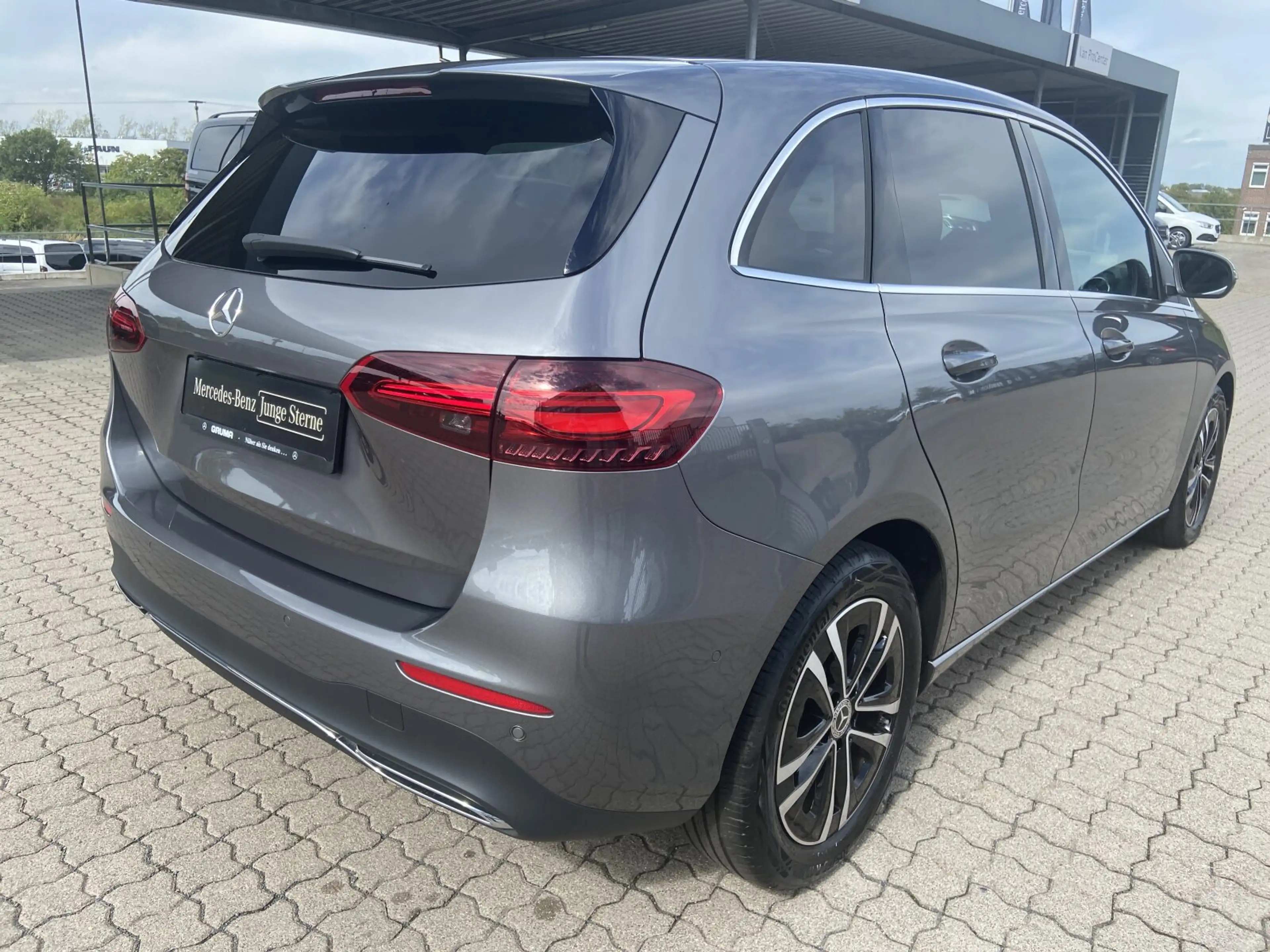 Mercedes-Benz B 180 B 180 Progressive+Advanced+Standheizung+CarPlay+ — photo 6