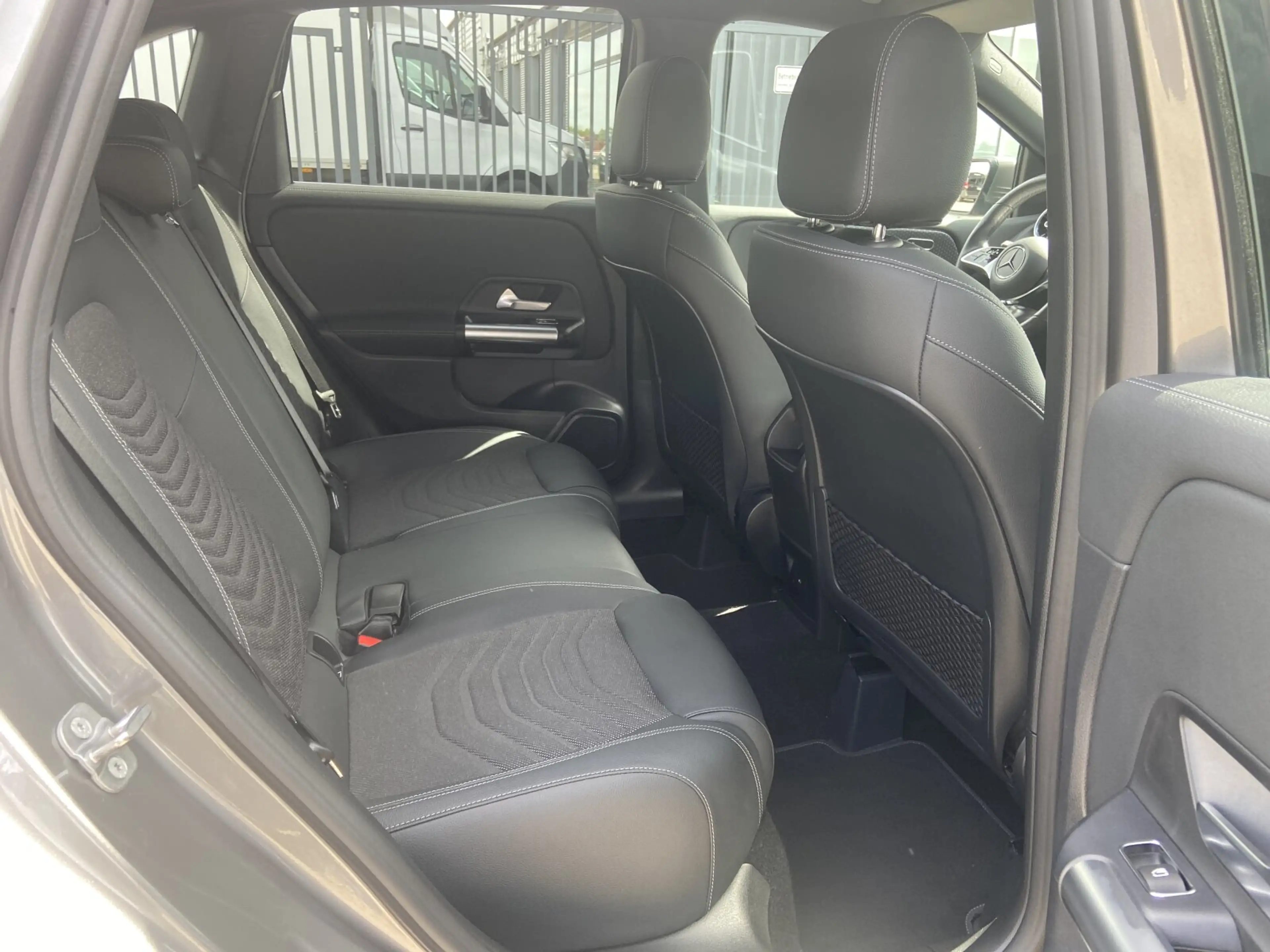Mercedes-Benz B 180 B 180 Progressive+Advanced+Standheizung+CarPlay+ — photo 14