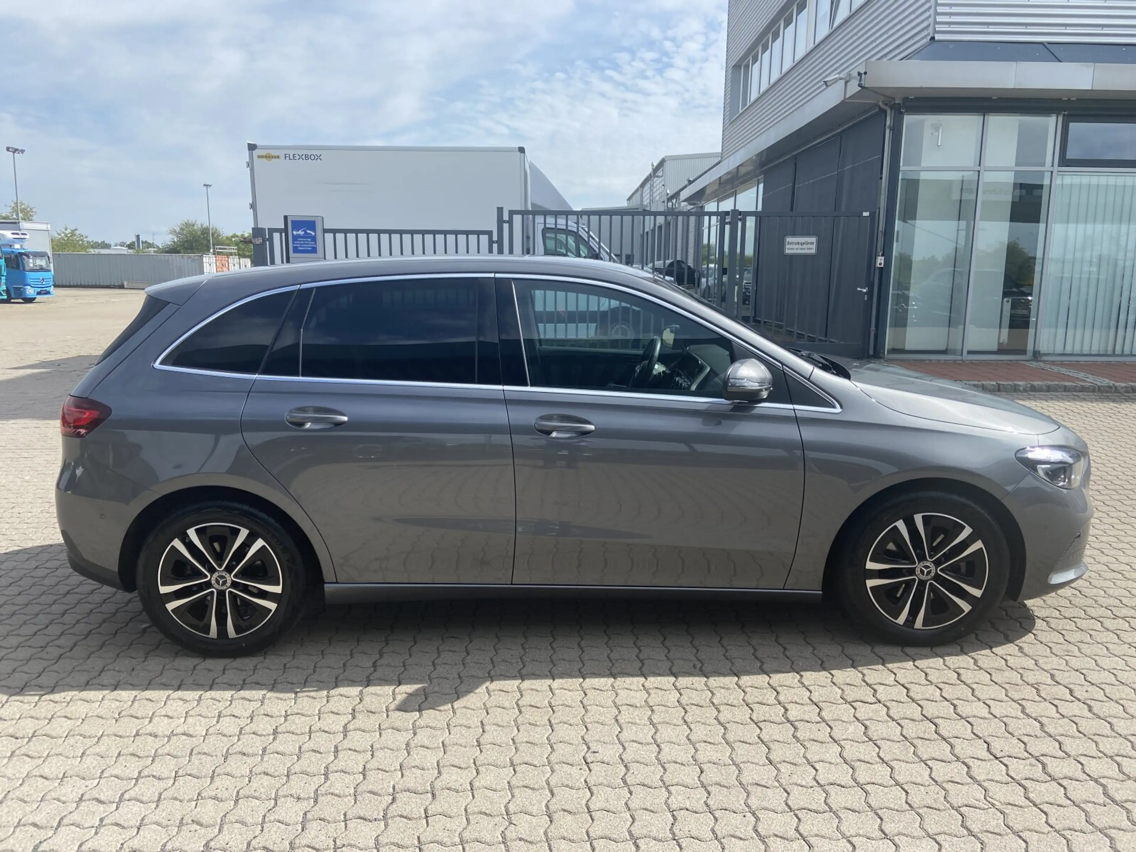 Mercedes-Benz B 180 B 180 Progressive+Advanced+Standheizung+CarPlay+ — photo 5