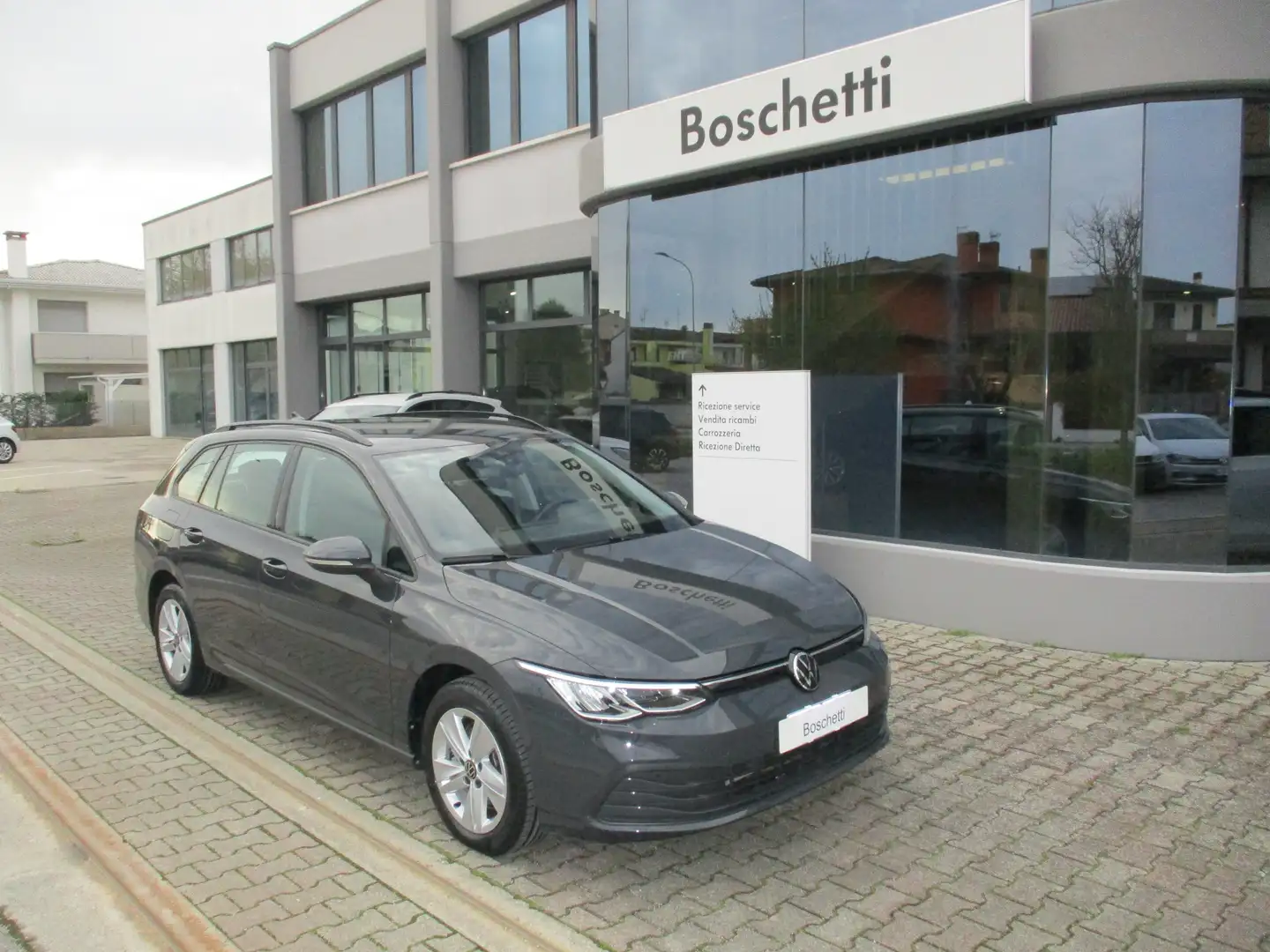 Volkswagen Golf Variant 2.0 tdi Life 115cv Gris - 2