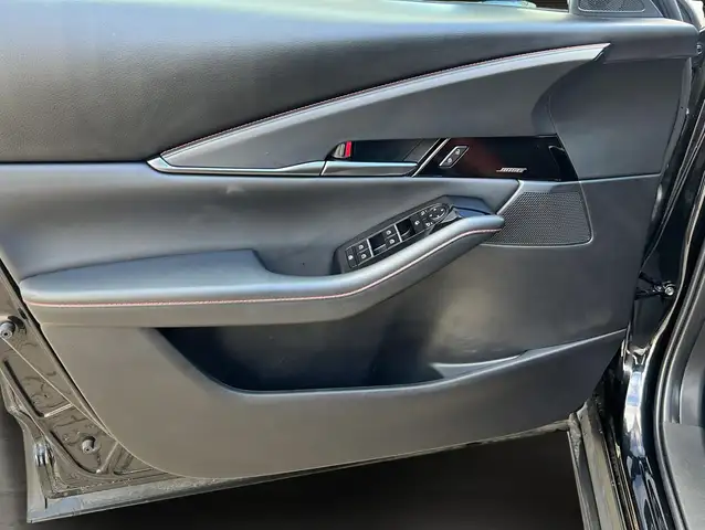 Mazda CX-30 view 5