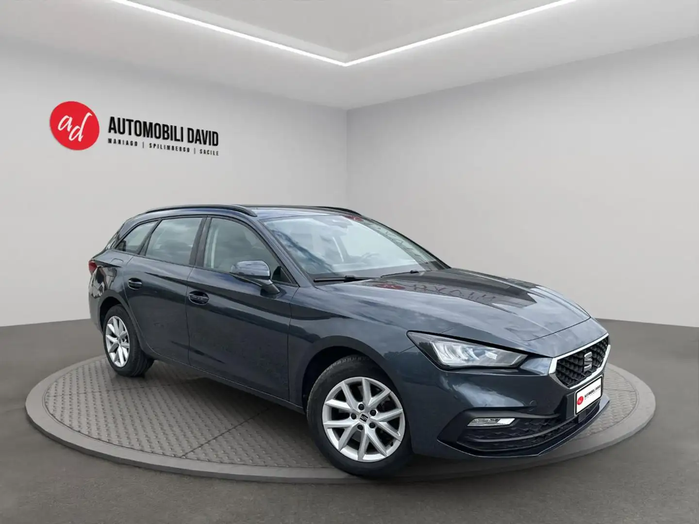 SEAT Leon Sportstourer 2.0 TDI 150 CV DSG Style Grigio - 2