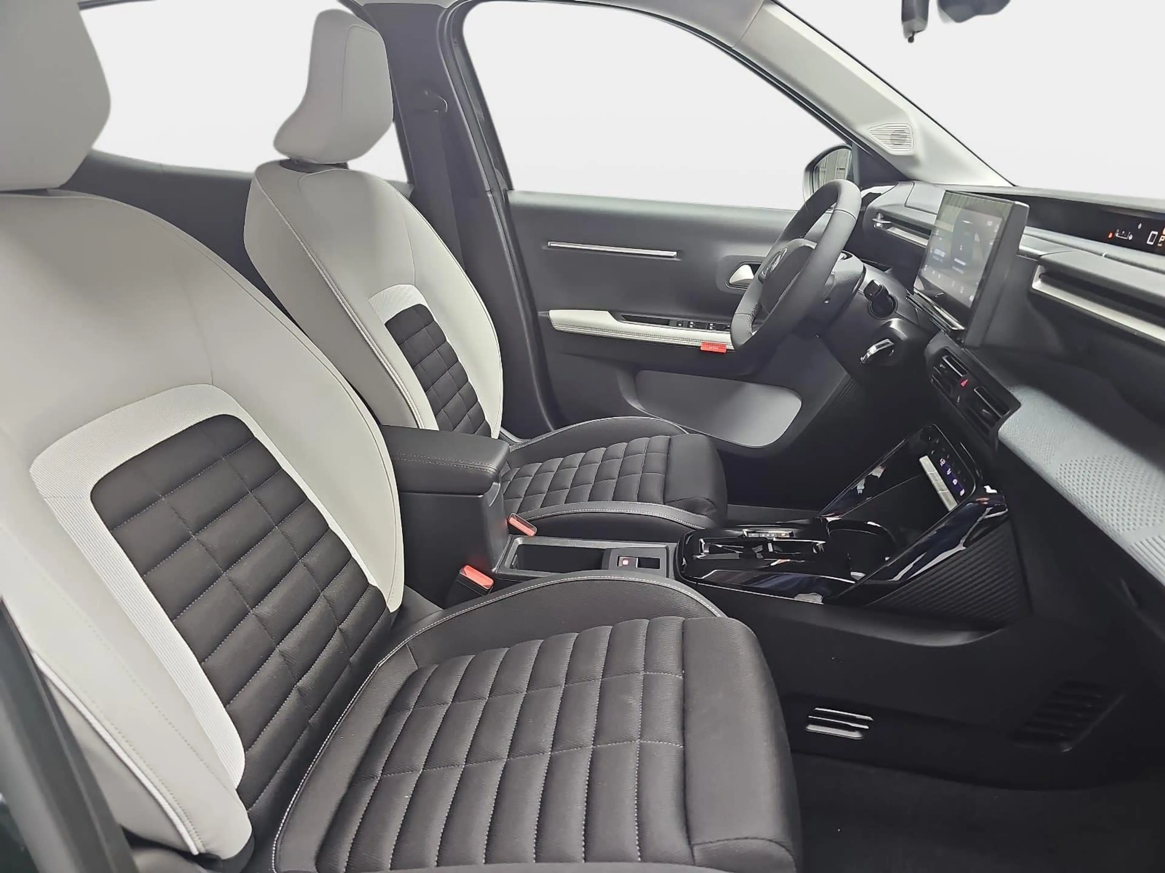 Citroen C3 Aircross C3 AIRCROSS 1.2 HYBRID 145 E-DCS6 PLUS 7-S — photo 17
